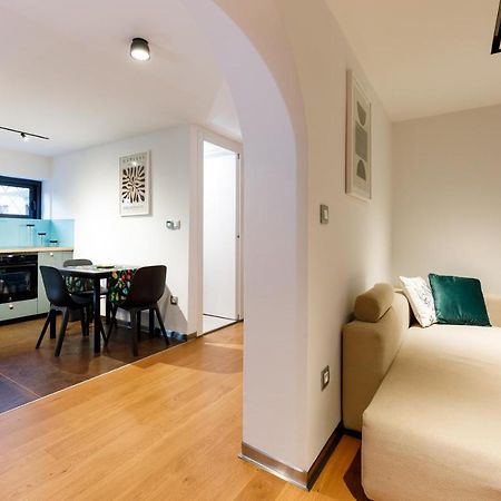 Stylish City Apartment สปลิท ภายนอก รูปภาพ