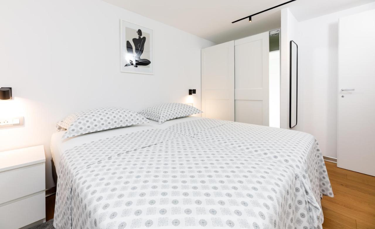 Stylish City Apartment สปลิท ภายนอก รูปภาพ