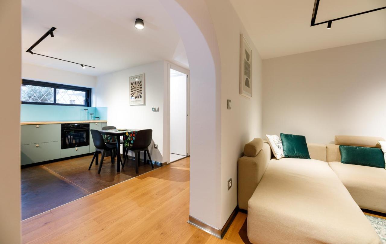 Stylish City Apartment สปลิท ภายนอก รูปภาพ